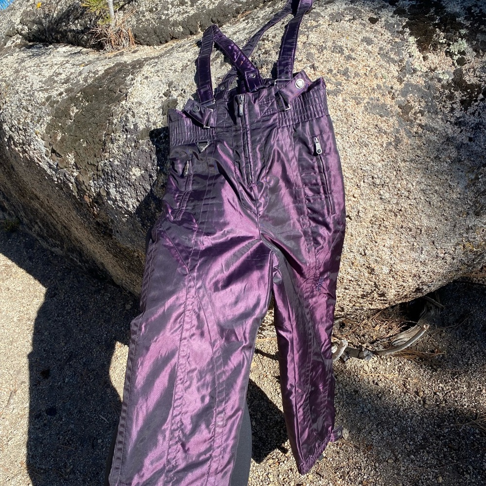 Vintage 90’s Spyder brand Women’s ski pants. Purple. Rmvbl. suspenders. Size 10